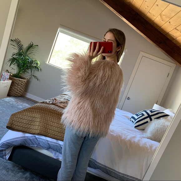 UO faux fur jacket - Picture 3 of 4